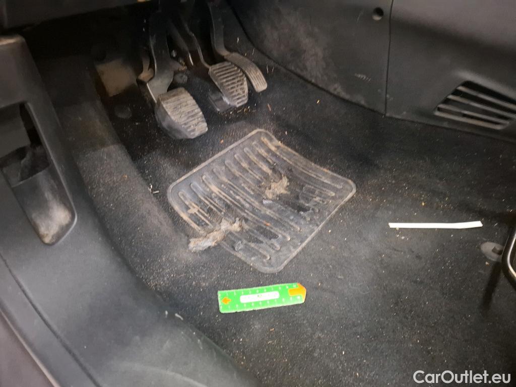  Peugeot  208  Active Business 1.5 HDi 100CV BVM5 E6dT #1