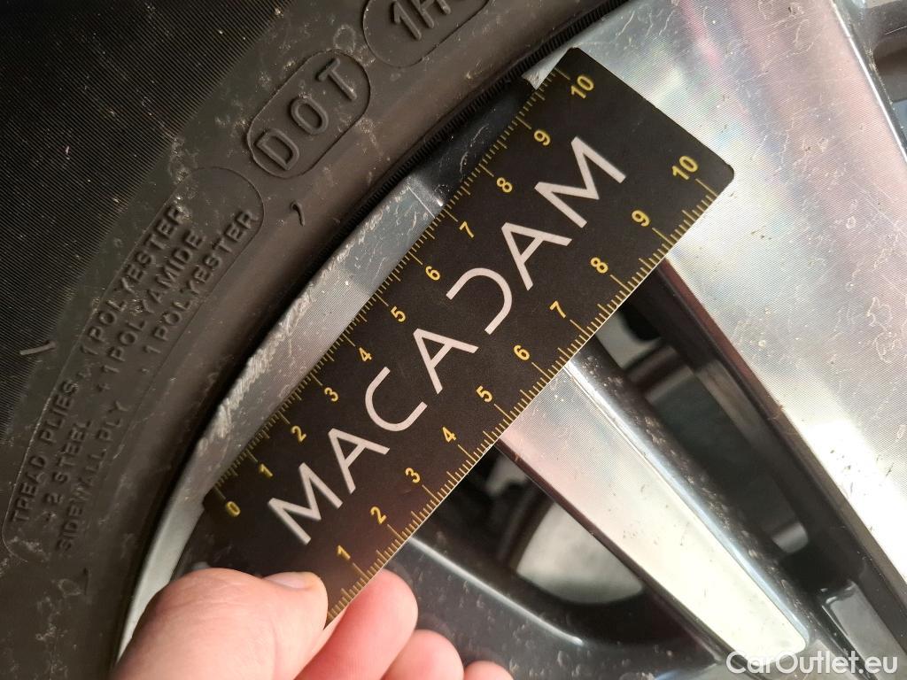  Peugeot  3008  Allure 1.5 HDi 130CV BVA8 E6d #38