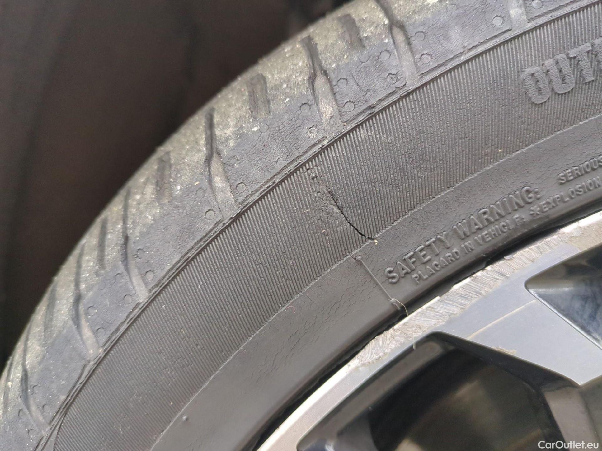  Toyota  Corolla TOYOTA  Touring Sports / 2018 / 5P / Break Hybride 122h GR Sport #24