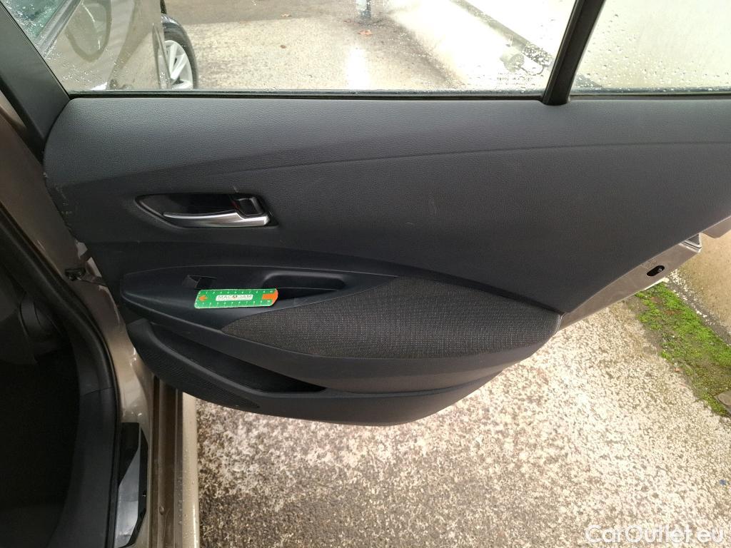  Toyota  Corolla TOYOTA  Touring Sports / 2022 / 5P / Break Hybride 140h Dynamic Business Beyond Zer #15