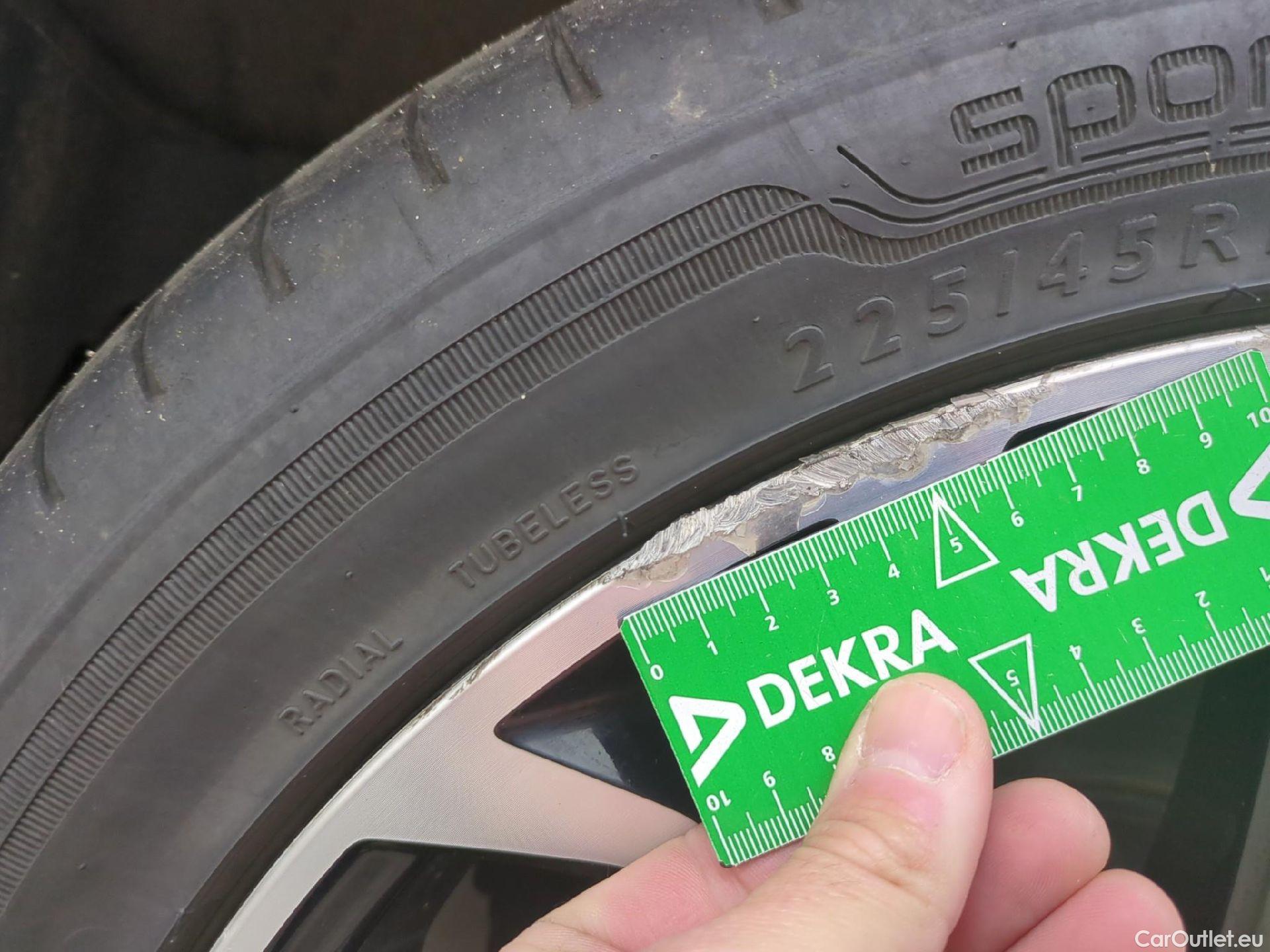  Toyota  Corolla TOYOTA  Touring Sports / 2018 / 5P / Break Hybride 122h GR Sport #18