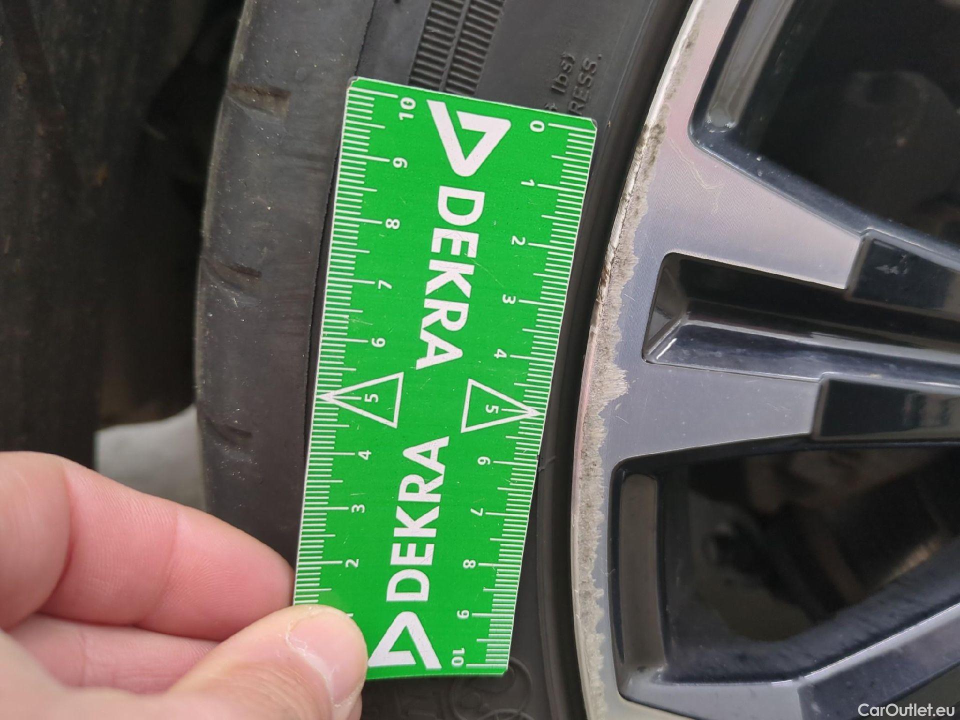  Toyota  Corolla TOYOTA  Touring Sports / 2018 / 5P / Break Hybride 122h GR Sport #19