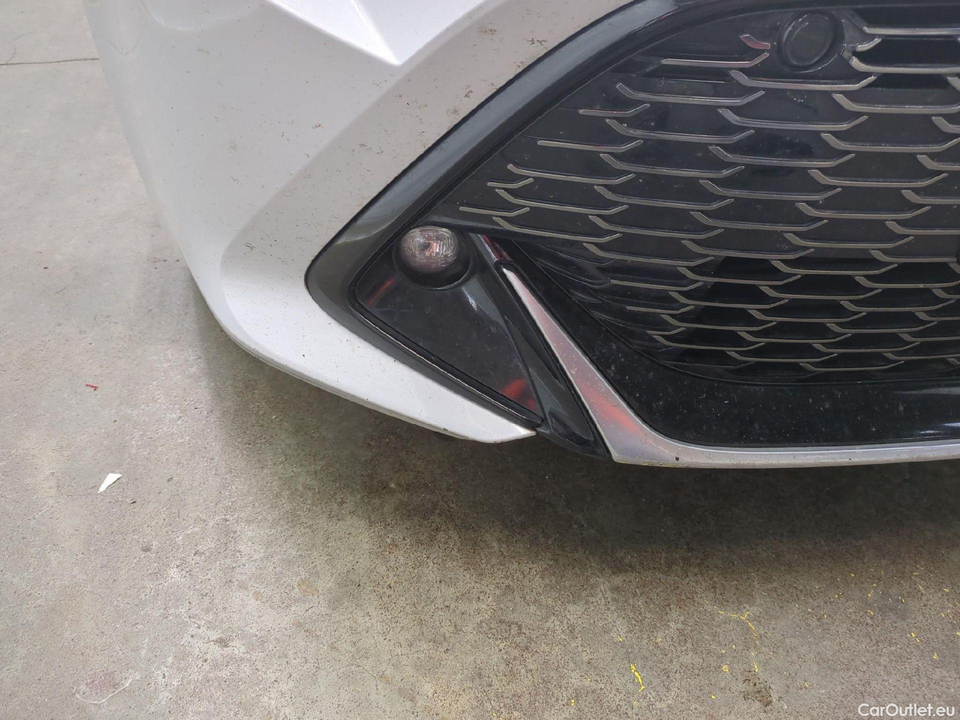  Toyota  Corolla TOYOTA  Touring Sports / 2018 / 5P / Break Hybride 122h GR Sport #33