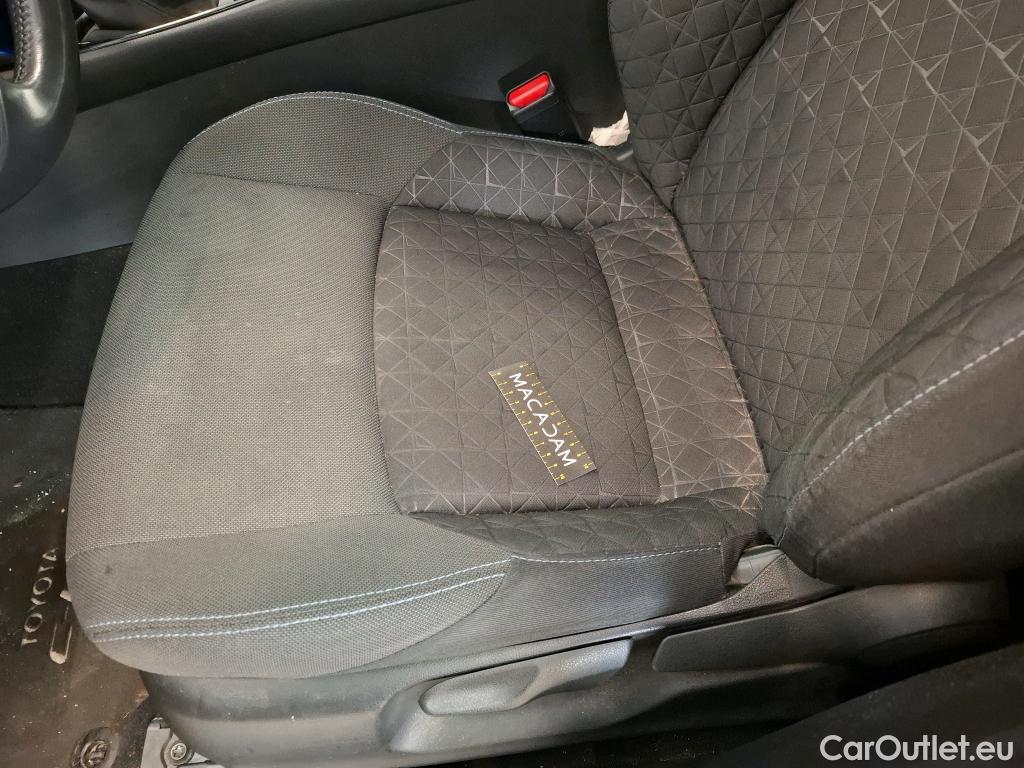  Toyota  C-HR TOYOTA  / 2016 / 5P / SUV 1.8 HYBRIDE 122 EDITION(SP) #4