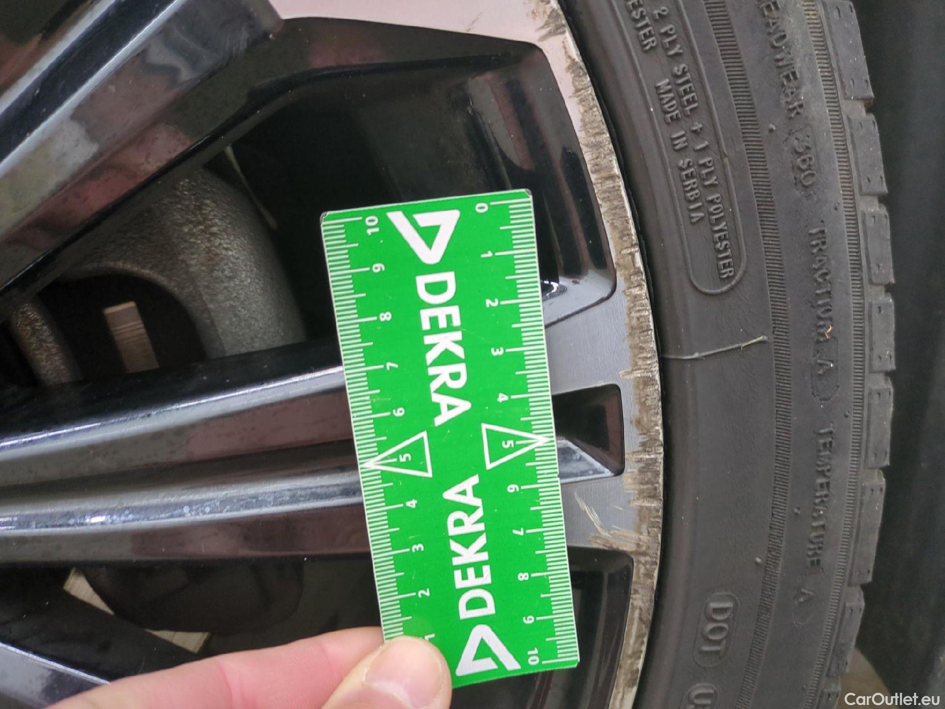  Toyota  Corolla TOYOTA  Touring Sports / 2018 / 5P / Break Hybride 122h GR Sport #28