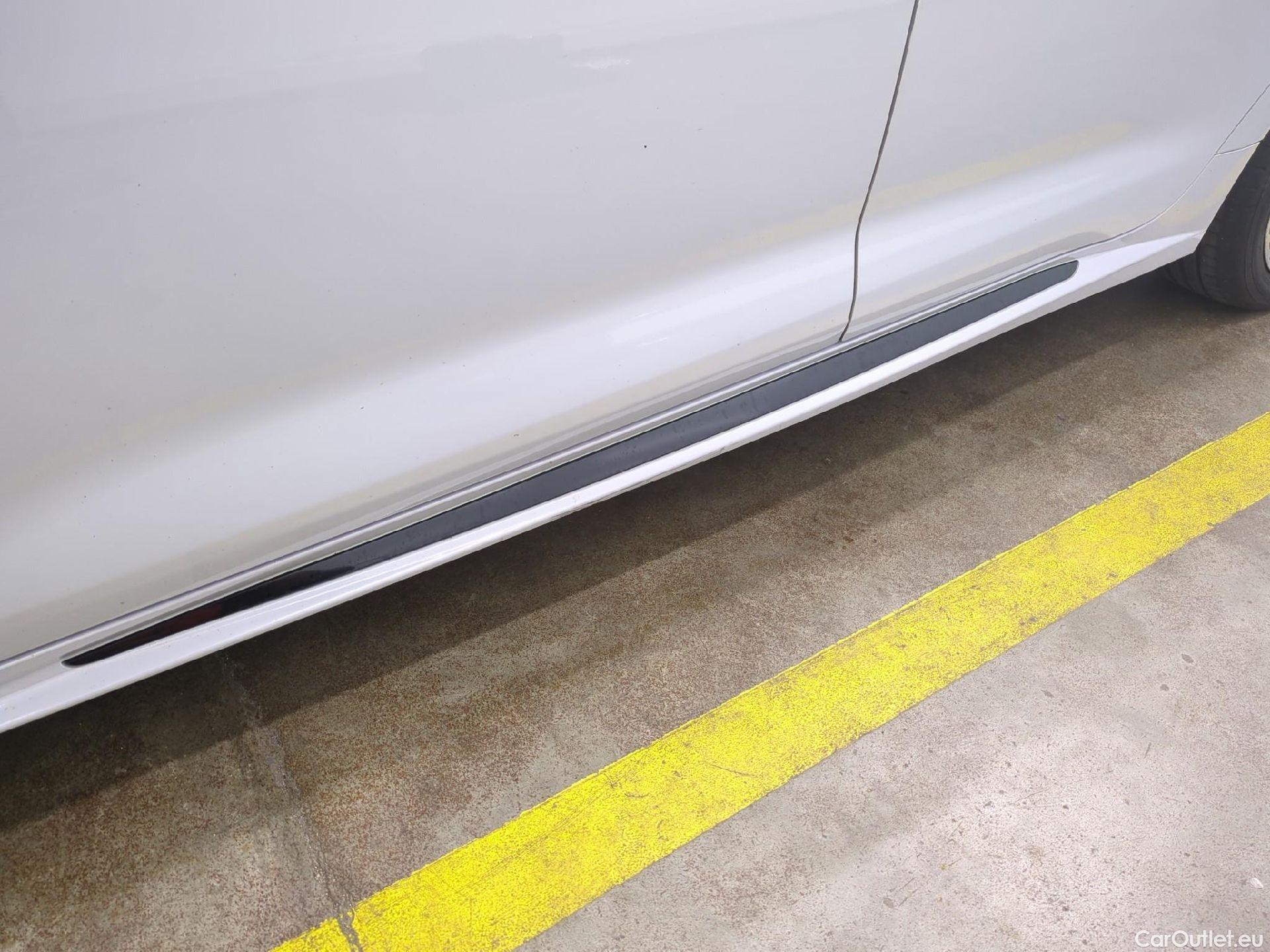  Toyota  Corolla TOYOTA  Touring Sports / 2018 / 5P / Break Hybride 122h GR Sport #38