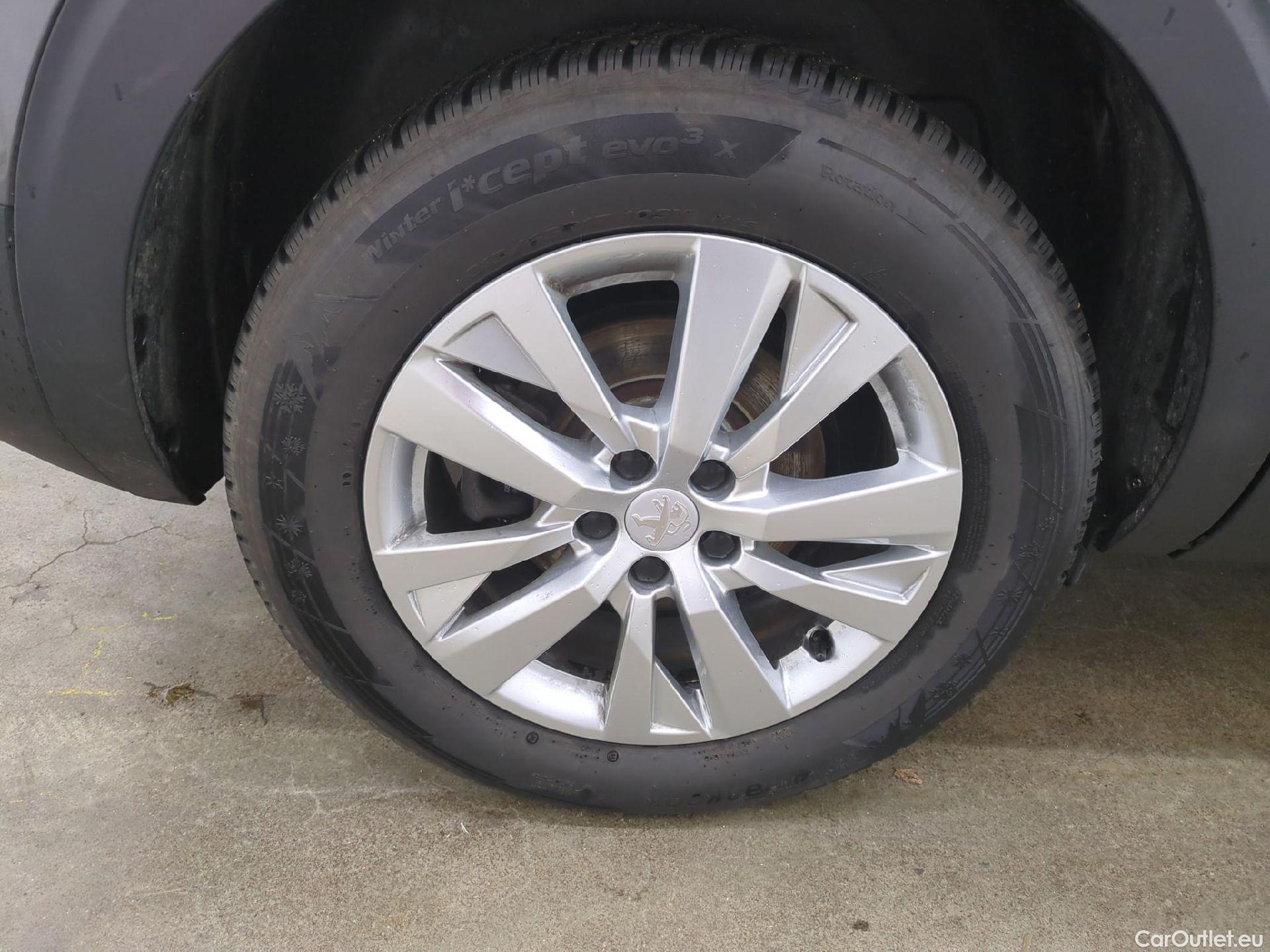  Peugeot  5008  Active Pack 1.5 HDi 130CV BVA8 7 Sieges E6d #8