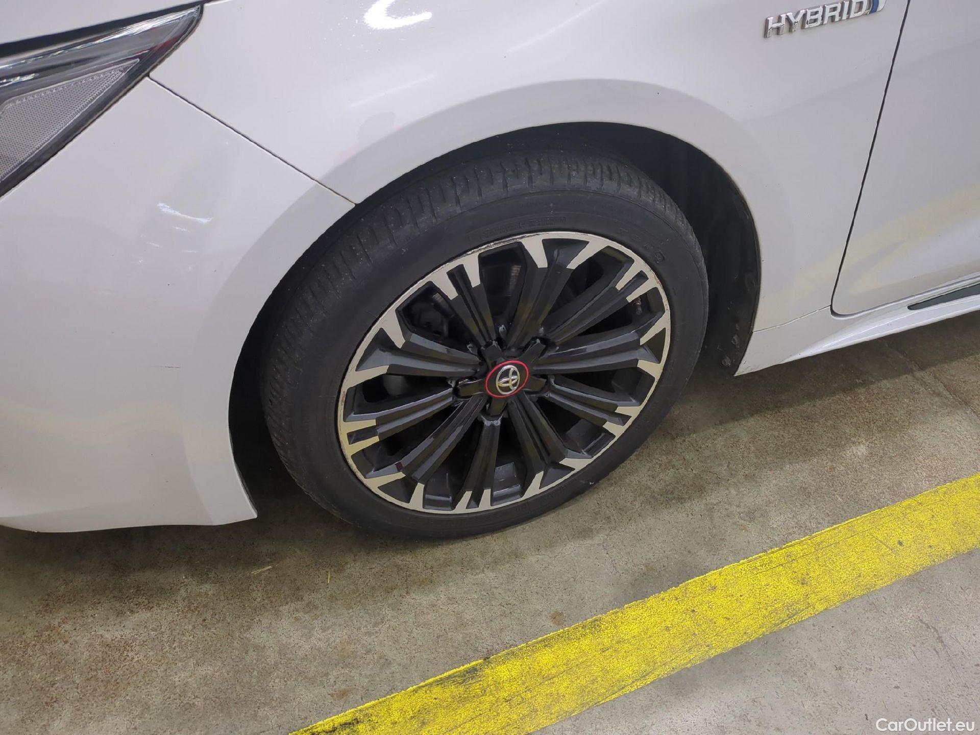  Toyota  Corolla TOYOTA  Touring Sports / 2018 / 5P / Break Hybride 122h GR Sport #1