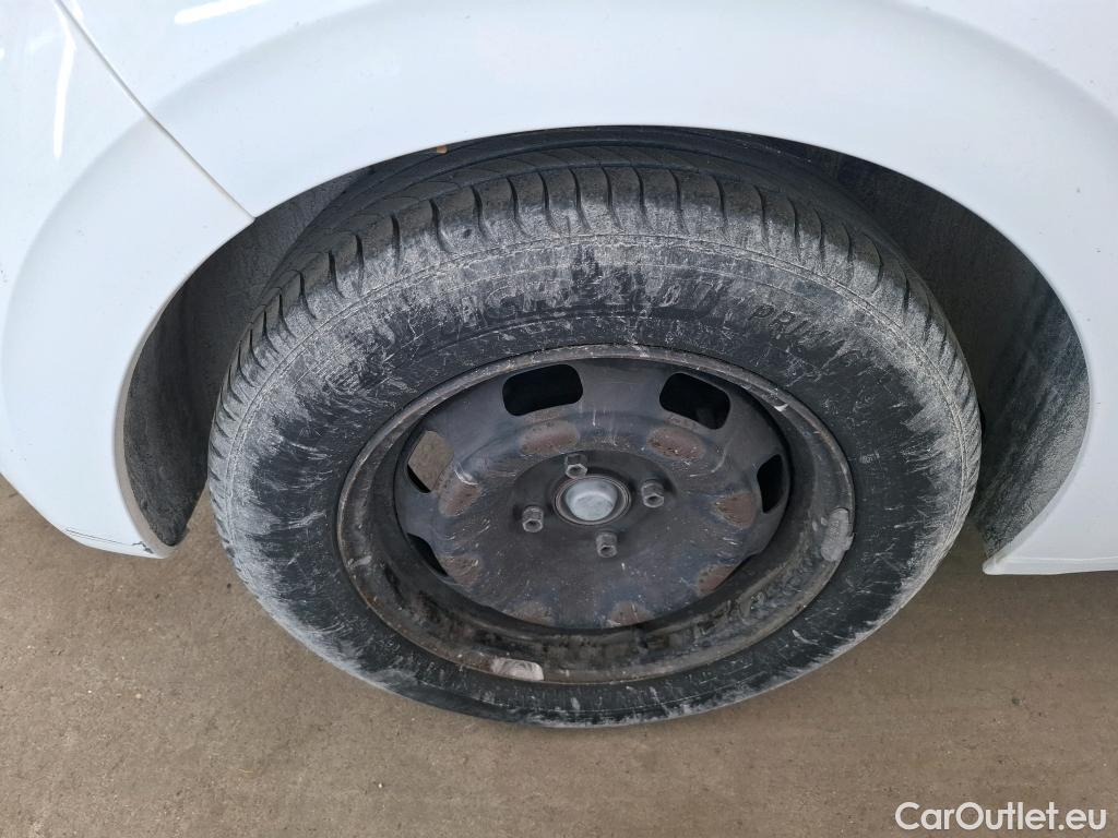  Peugeot  208  Affaire Pack CD Clim 1.4 HDi 70CV BVM5 E5 #48