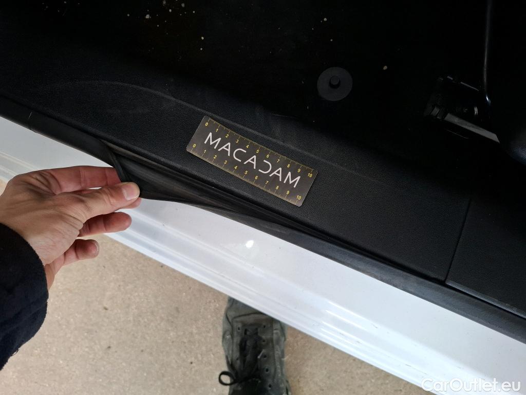  Peugeot  208  Affaire Pack CD Clim 1.4 HDi 70CV BVM5 E5 #26