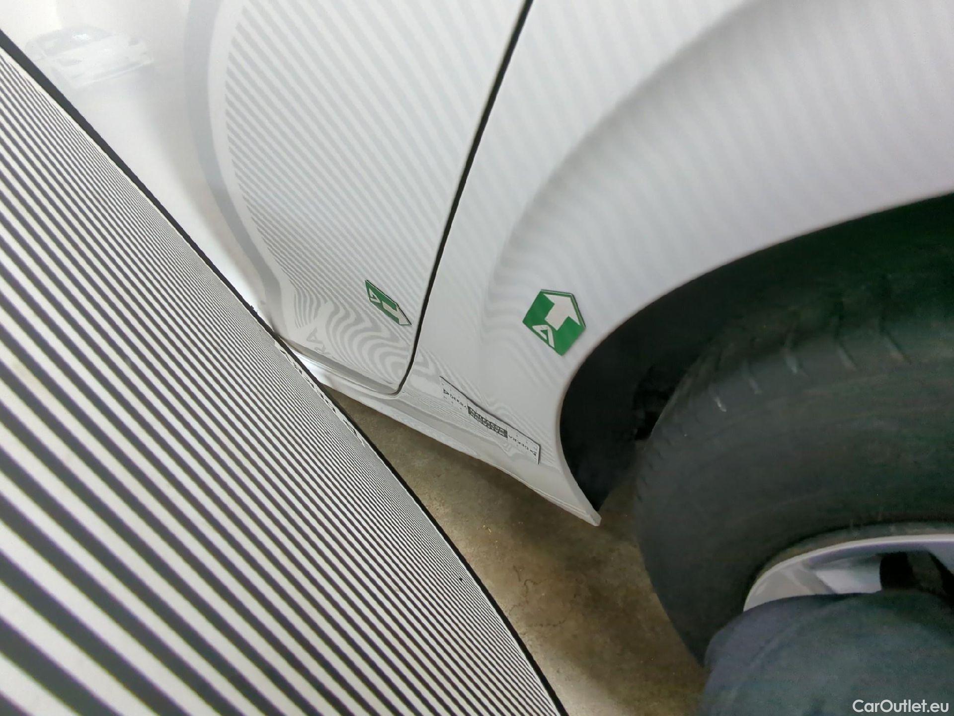  Peugeot  208  Affaire Pack Clim 1.6 HDi 75CV BVM5 E6 #53