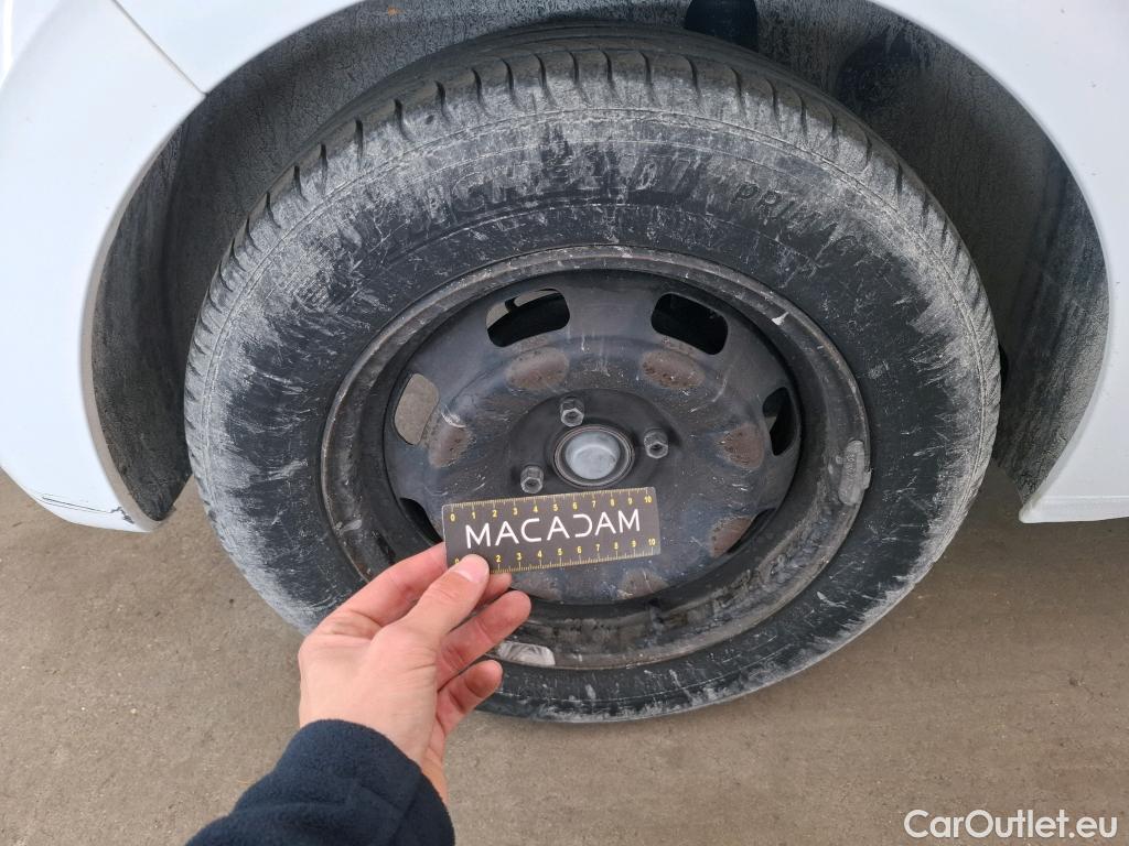  Peugeot  208  Affaire Pack CD Clim 1.4 HDi 70CV BVM5 E5 #50