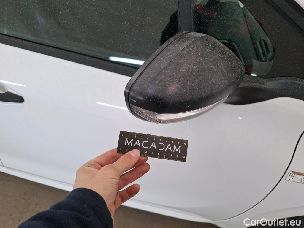  Peugeot  208  Affaire Pack CD Clim 1.4 HDi 70CV BVM5 E5 #37