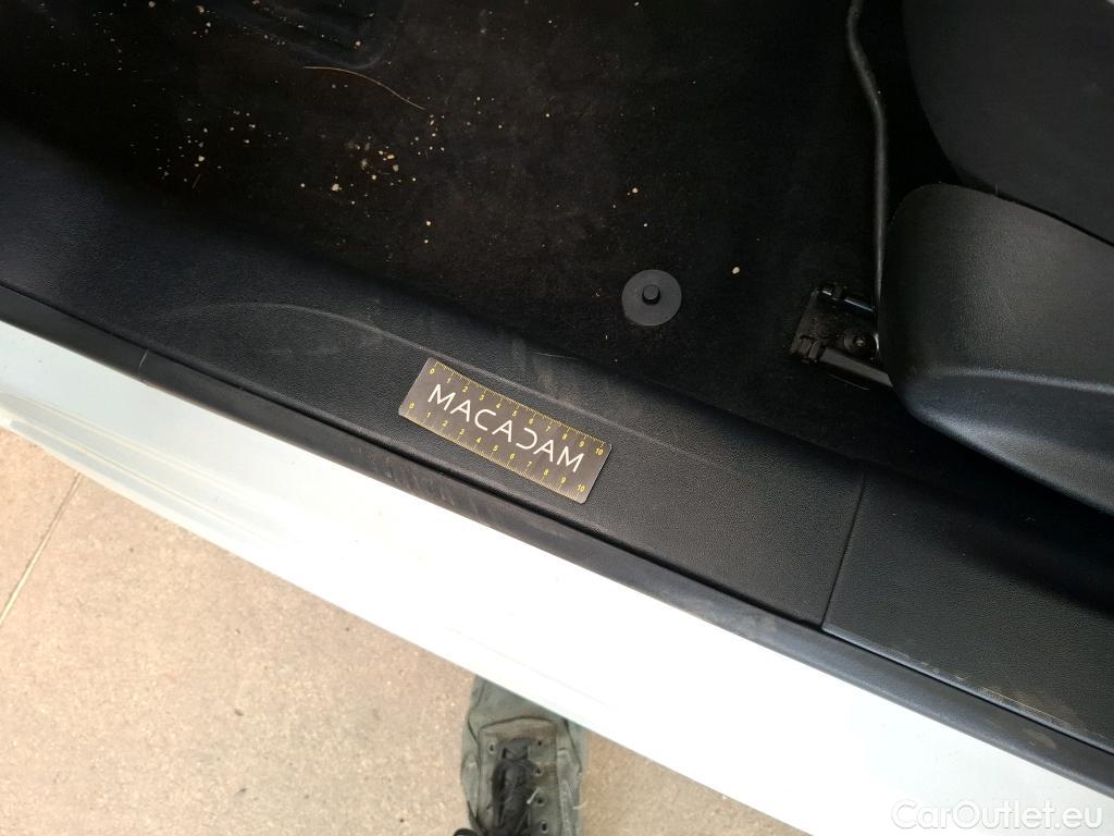  Peugeot  208  Affaire Pack CD Clim 1.4 HDi 70CV BVM5 E5 #25