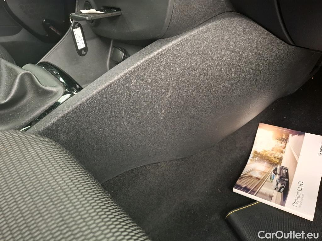  Renault  Clio RENAULT  Société VU 5p Berline Air Medianav dCi 90 - 18 #13