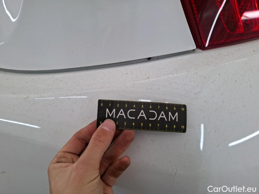  Peugeot  208  Affaire Pack CD Clim 1.4 HDi 70CV BVM5 E5 #17