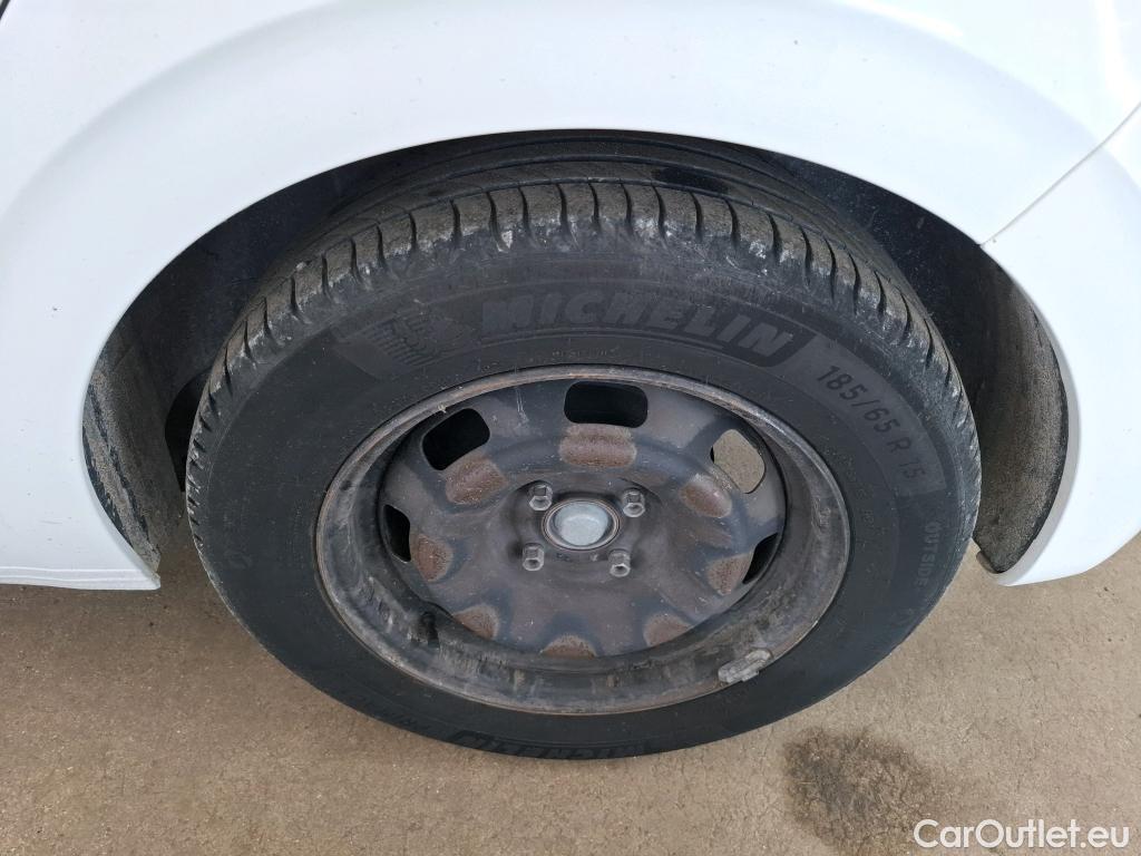  Peugeot  208  Affaire Pack CD Clim 1.4 HDi 70CV BVM5 E5 #42