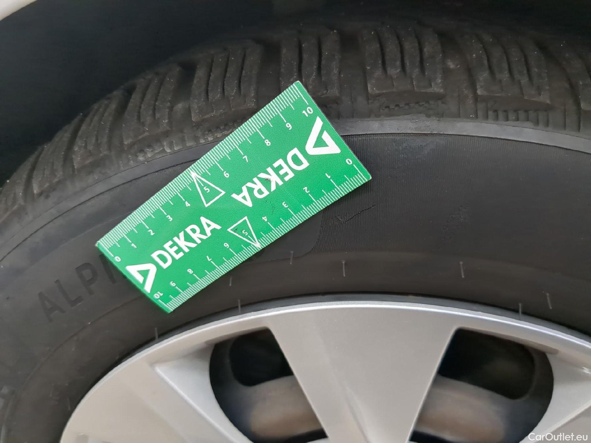  Peugeot  208  Affaire Pack Clim 1.6 HDi 75CV BVM5 E6 #27