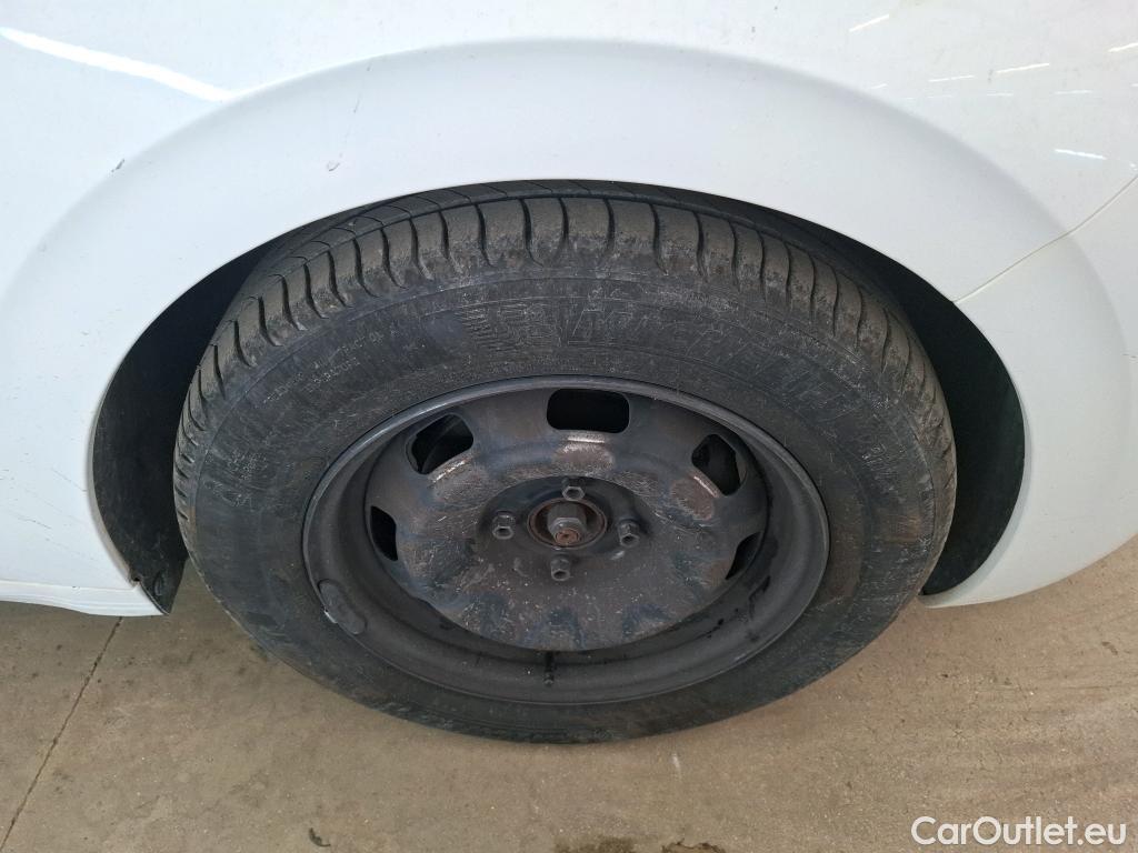  Peugeot  208  Affaire Pack CD Clim 1.4 HDi 70CV BVM5 E5 #39