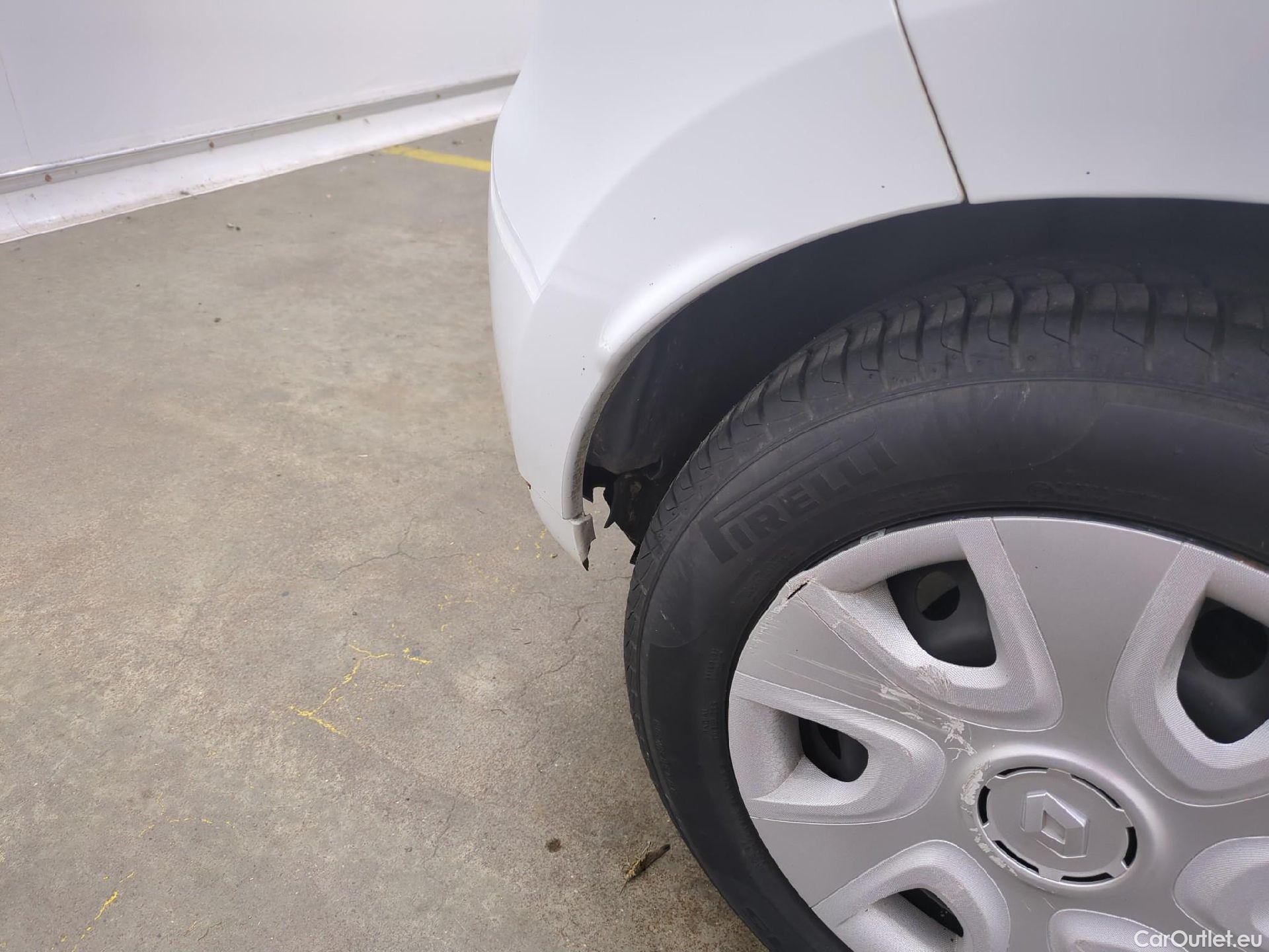  Renault  Clio  IV Air 1.5 dCi 75CV BVM5 E6 #16