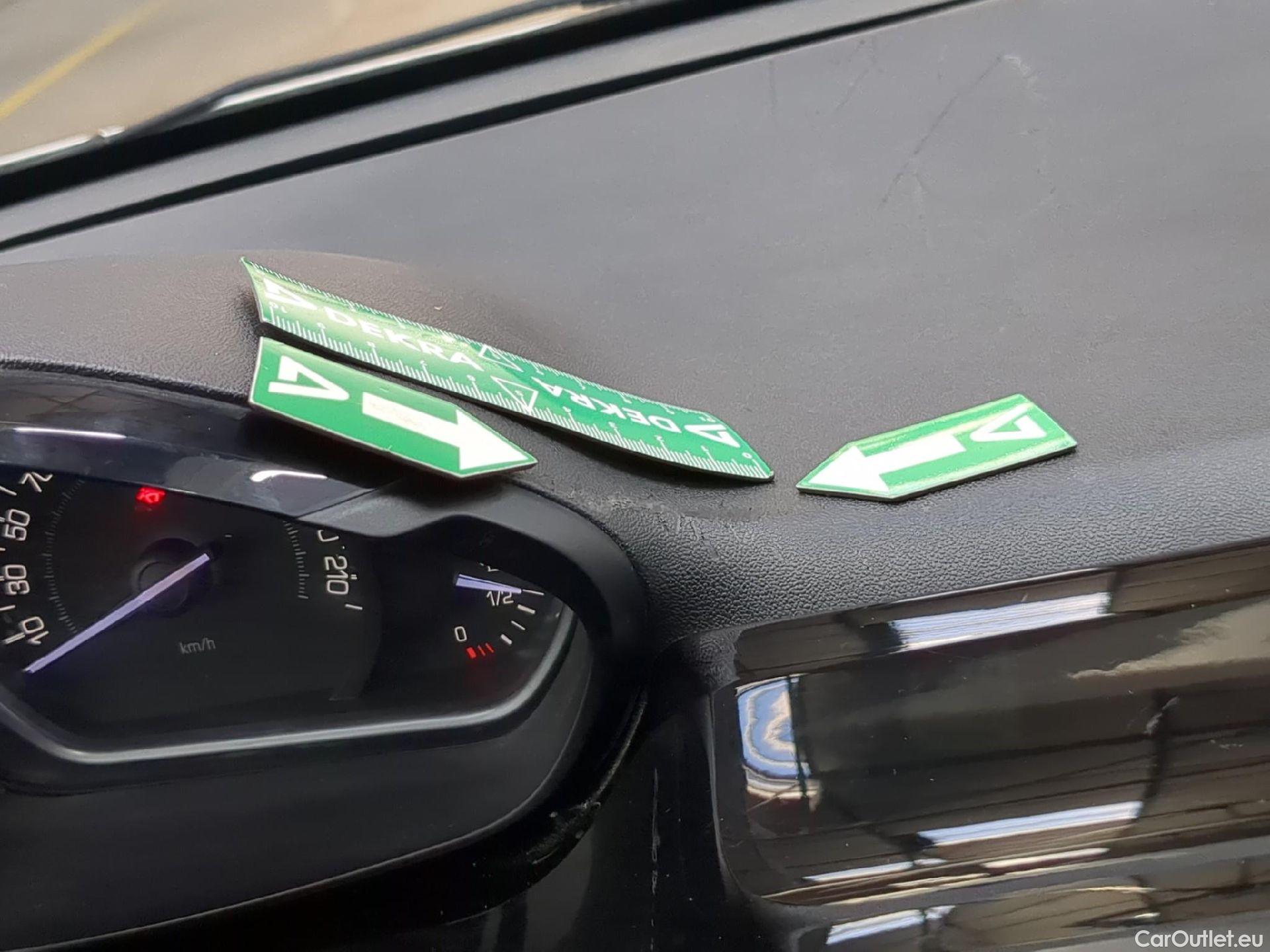  Peugeot  208  Affaire Pack Clim 1.6 HDi 75CV BVM5 E6 #4