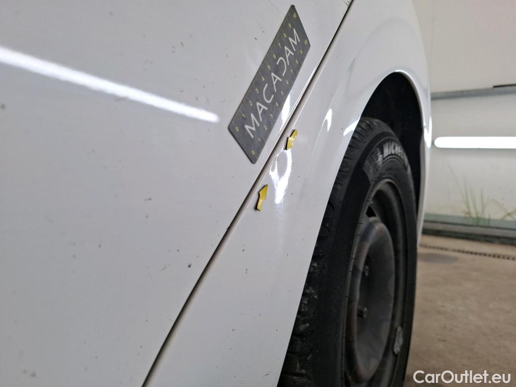  Peugeot  208  Affaire Pack CD Clim 1.4 HDi 70CV BVM5 E5 #36