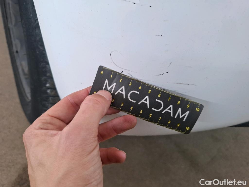  Peugeot  208  Affaire Pack CD Clim 1.4 HDi 70CV BVM5 E5 #9