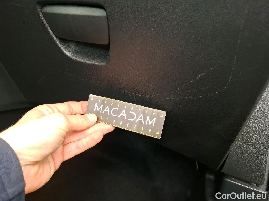  Peugeot  208  Affaire Pack CD Clim 1.4 HDi 70CV BVM5 E5 #33