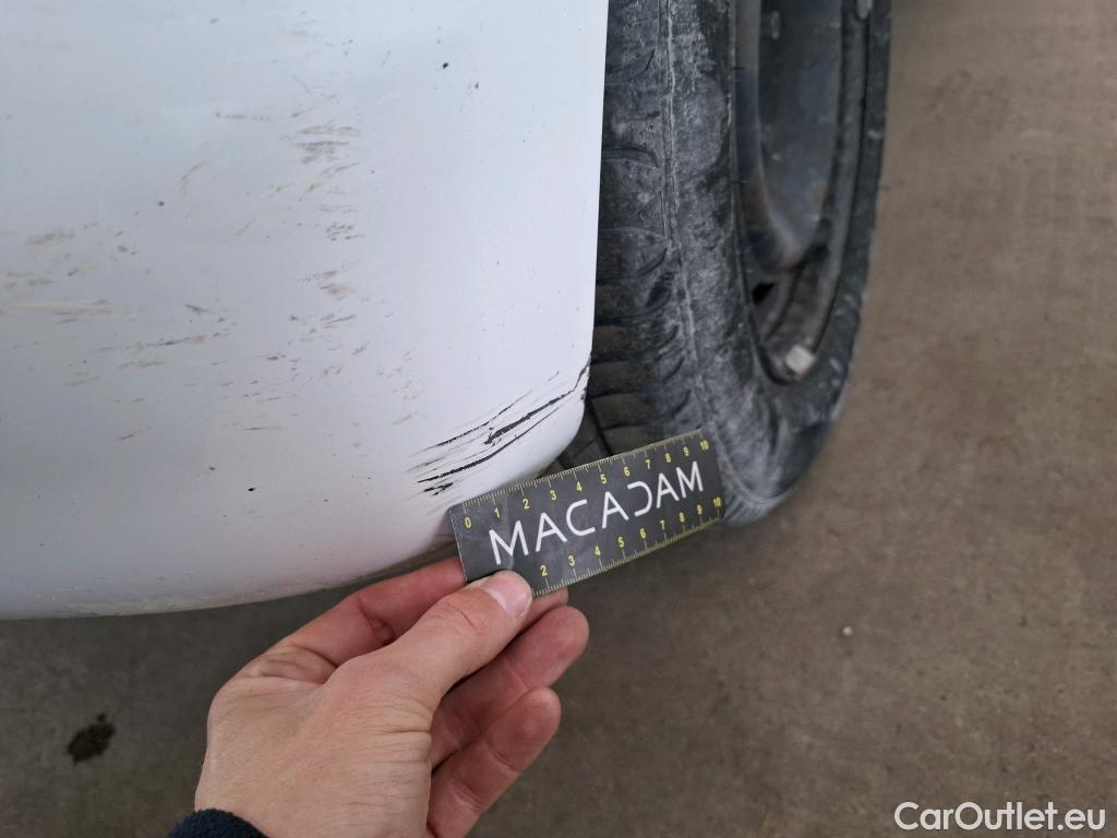  Peugeot  208  Affaire Pack CD Clim 1.4 HDi 70CV BVM5 E5 #12