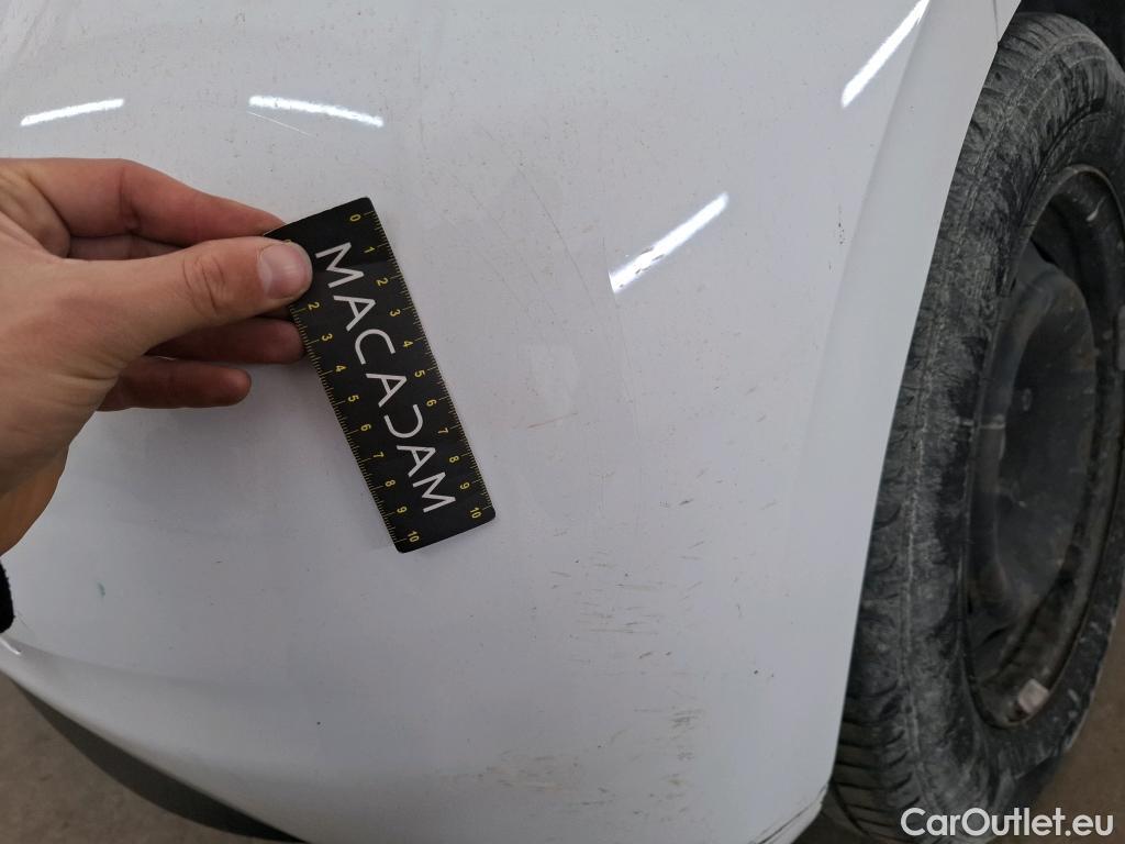  Peugeot  208  Affaire Pack CD Clim 1.4 HDi 70CV BVM5 E5 #14