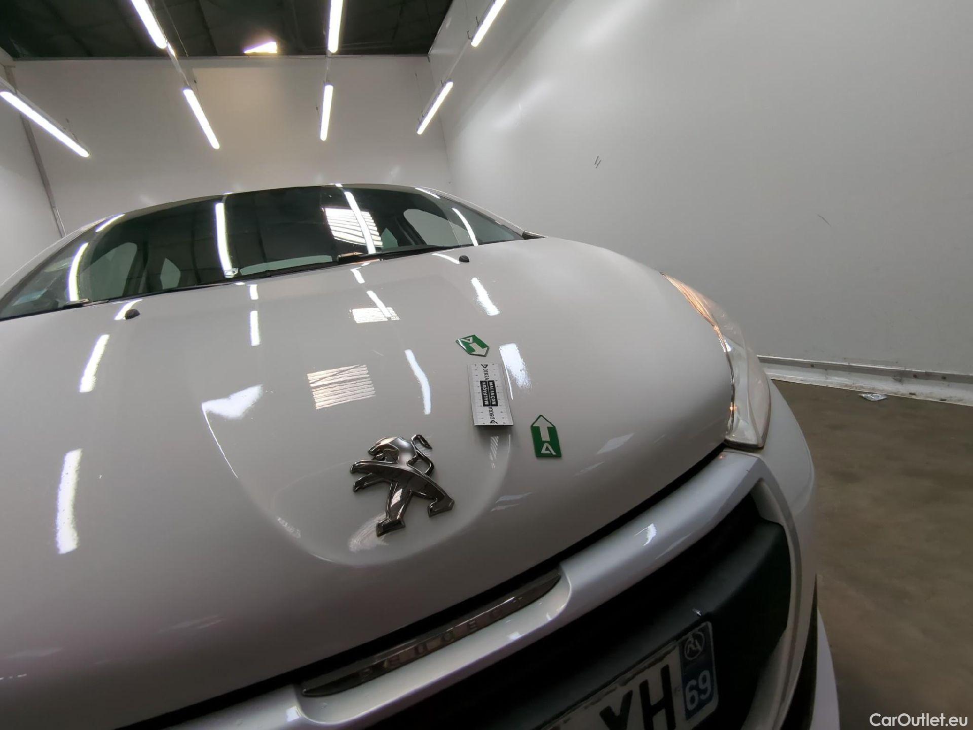  Peugeot  208  Affaire Pack Clim 1.6 HDi 75CV BVM5 E6 #46