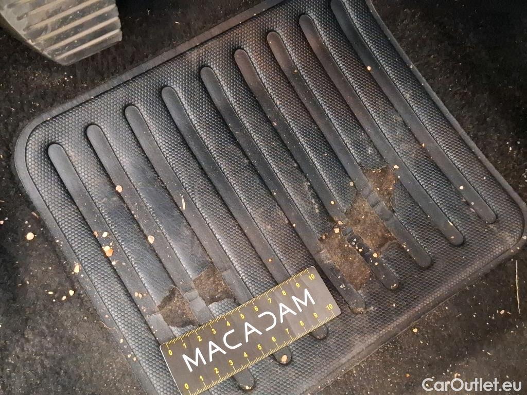  Peugeot  208  Affaire Pack CD Clim 1.4 HDi 70CV BVM5 E5 #2