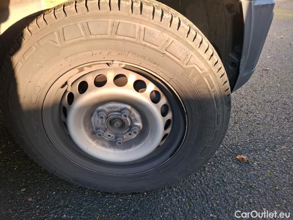  Volkswagen  Crafter VOLKSWAGEN  / 2017 / 4P / Fourgon tôlé 2.0TDI 140 35 L3H3 BVA8 Busi Line Plus #15