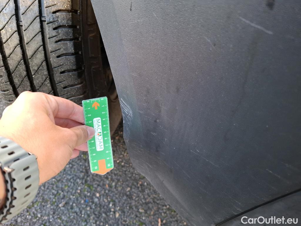  Volkswagen  Crafter VOLKSWAGEN  / 2017 / 4P / Fourgon tôlé 2.0TDI 140 35 L3H3 BVA8 Busi Line Plus #17