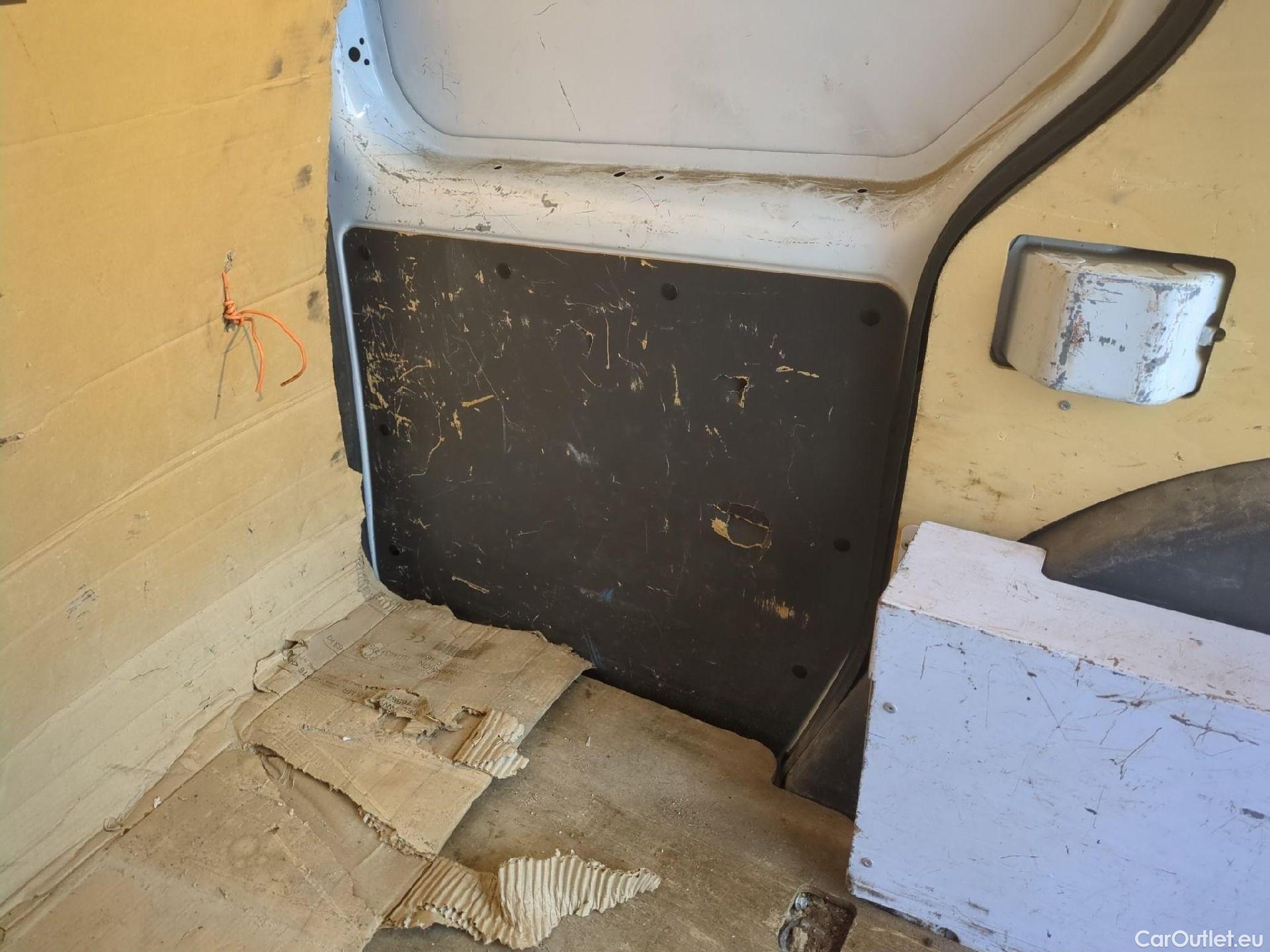  Renault  Kangoo  Express Grand Confort (L1) 1.5 dCi 90CV BVM5 E6 #19