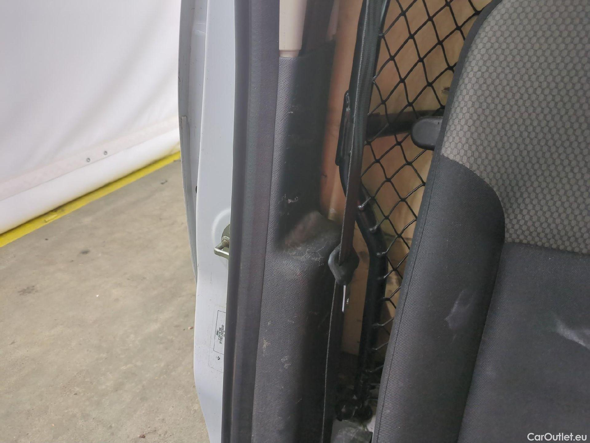  Renault  Kangoo  Express Grand Confort (L1) 1.5 dCi 90CV BVM5 E6 #81