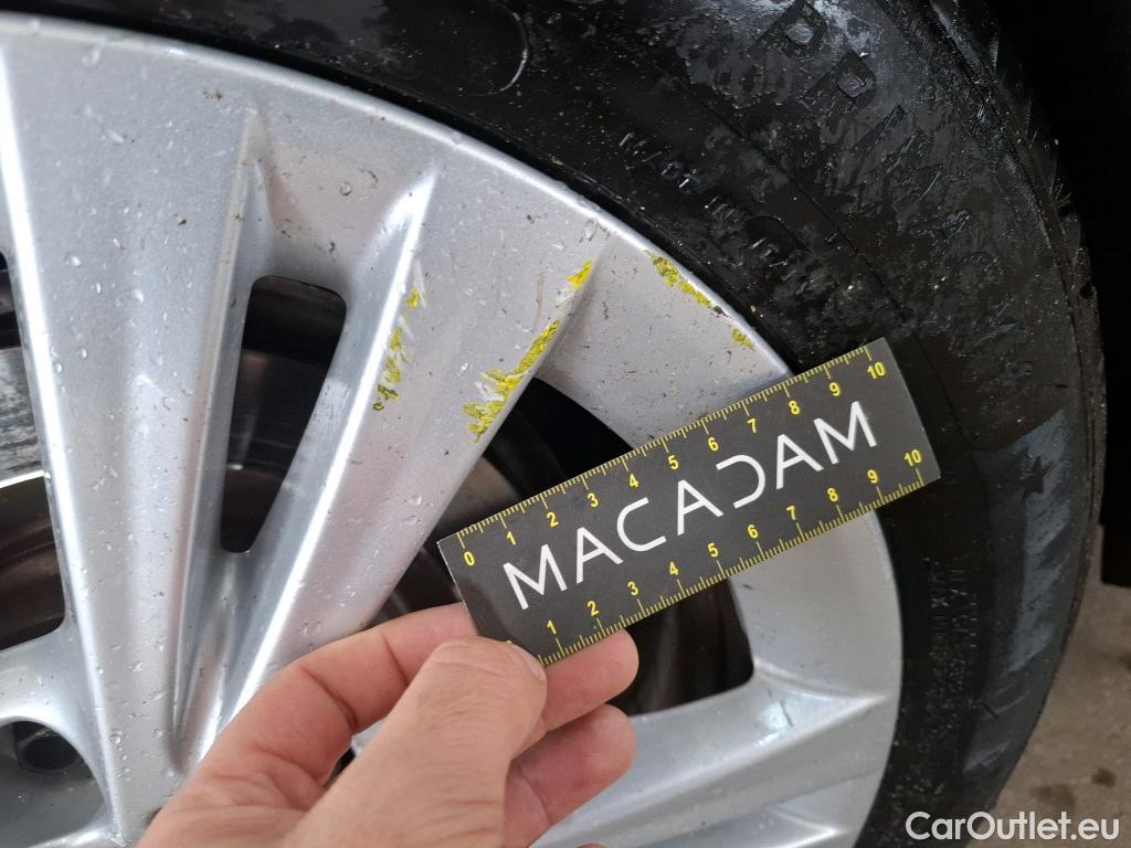  Bmw  Serie 2 BMW  Active Tourer / 2018 / 5P / monospace 225xe Business Design Auto #71