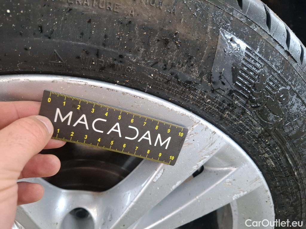  Bmw  Serie 2 BMW  Active Tourer / 2018 / 5P / monospace 225xe Business Design Auto #40