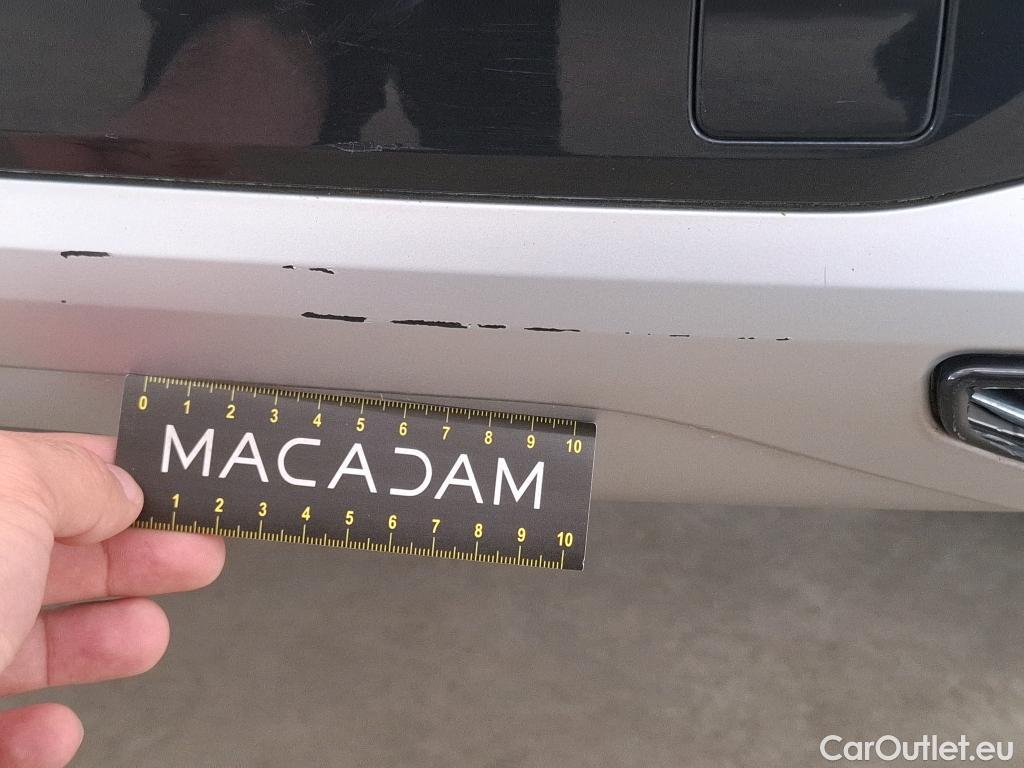  Audi  Q3 AUDI  / 2018 / 5P / SUV 35 TFSI 150 MHEV S TRONIC DESIGN LUXE #40