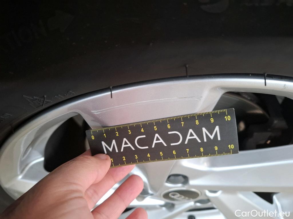  Audi  Q3 AUDI  / 2018 / 5P / SUV 35 TFSI 150 MHEV S TRONIC DESIGN LUXE #68