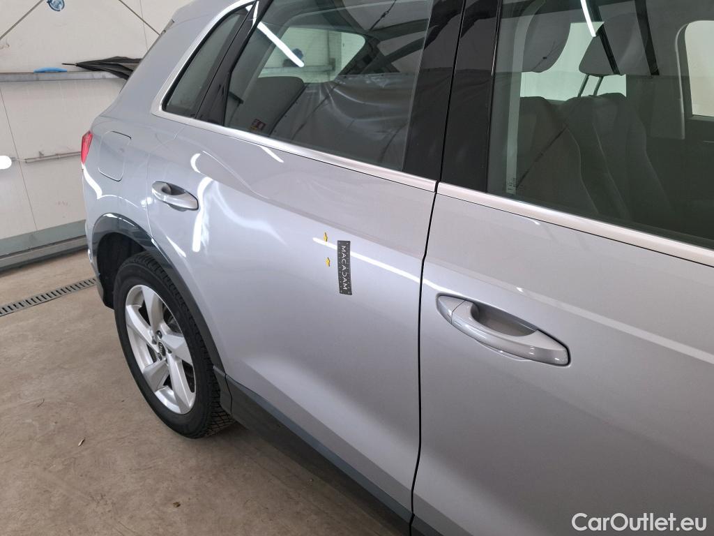  Audi  Q3 AUDI  / 2018 / 5P / SUV 35 TFSI 150 MHEV S TRONIC DESIGN LUXE #73