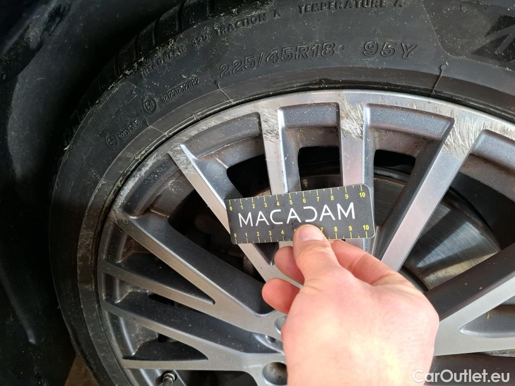  Mercedes  CLA-Klasse MERCEDES-BENZ CLA Coupe / 2019 / 4P / Coupé CLA 250 e Business Line #9