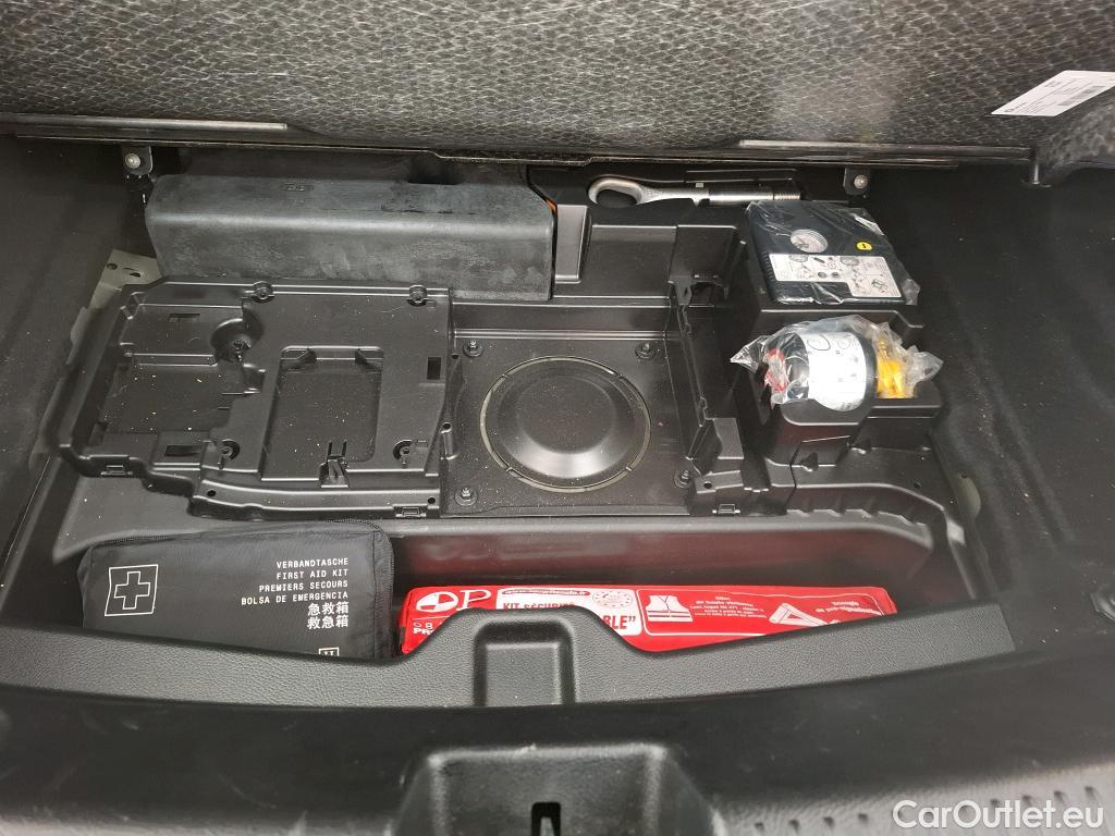  Mercedes  CLA-Klasse MERCEDES-BENZ CLA Coupe / 2019 / 4P / Coupé CLA 250 e Business Line #4