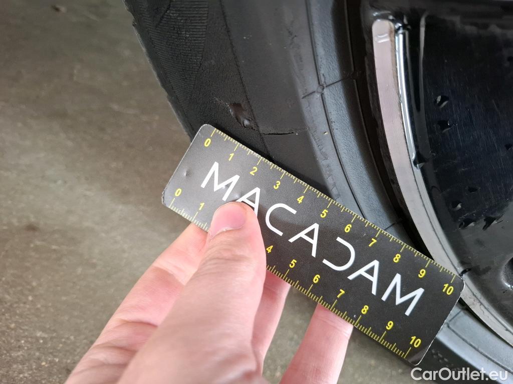  Mercedes  GLB MERCEDES-BENZ  / 2019 / 5P / SUV  200 d AMG Line #17