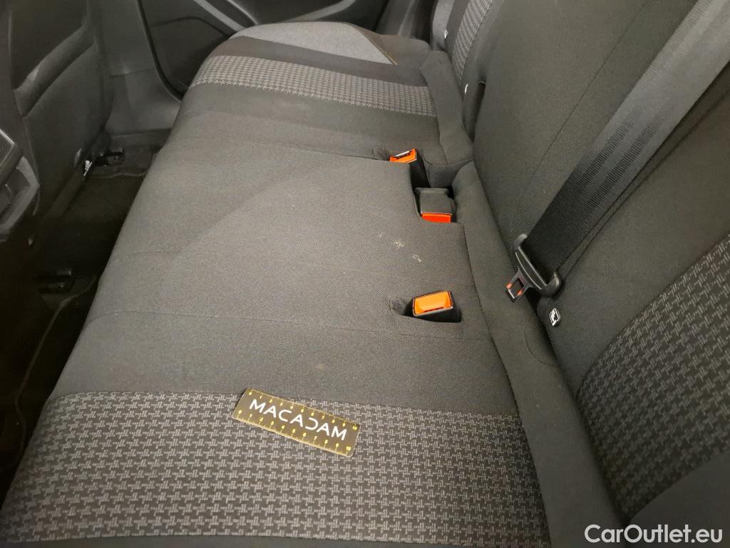  Peugeot  3008 PEUGEOT  / 2020 / 5P / SUV BlueHDi 130 S&S EAT8 Active Pack #25