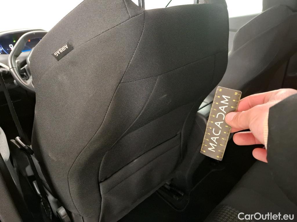  Peugeot  3008 PEUGEOT  / 2020 / 5P / SUV BlueHDi 130 S&S EAT8 Active Pack #24