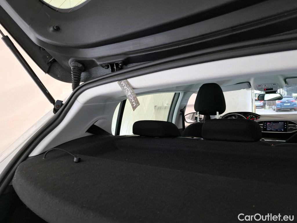  Peugeot  308 PEUGEOT  / 2017 / 5P / Berline BlueHDi 130 EAT8 S&S ACTIVE BUSINESS #3