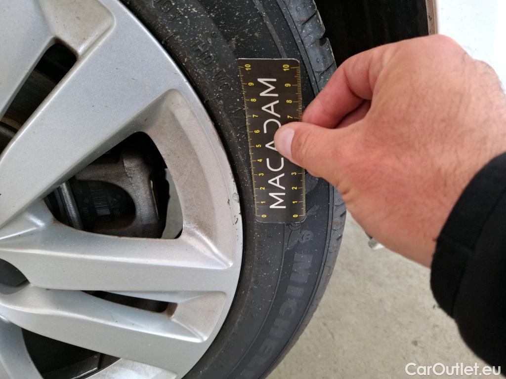  Peugeot  308 PEUGEOT  / 2017 / 5P / Berline BlueHDi 130 EAT8 S&S ACTIVE BUSINESS #12