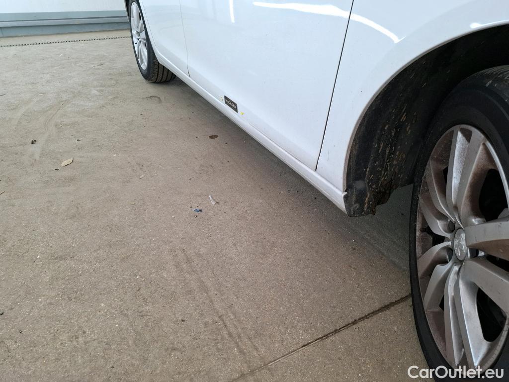  Peugeot  308 PEUGEOT  / 2017 / 5P / Berline BlueHDi 130 EAT8 S&S ACTIVE BUSINESS #1