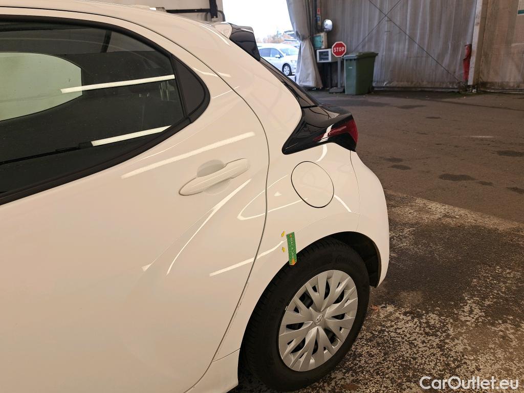  Toyota  Yaris TOYOTA  Hybride / 2019 / 5P / Berline Hybride 116h France Business Stage Acad #25